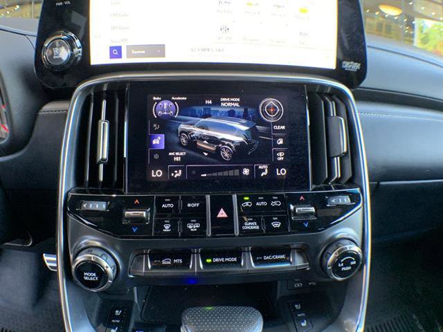 Used 2023 Lexus LX 600 F Sport w/ Accessory Package (Z1) AWD/4WD image 19