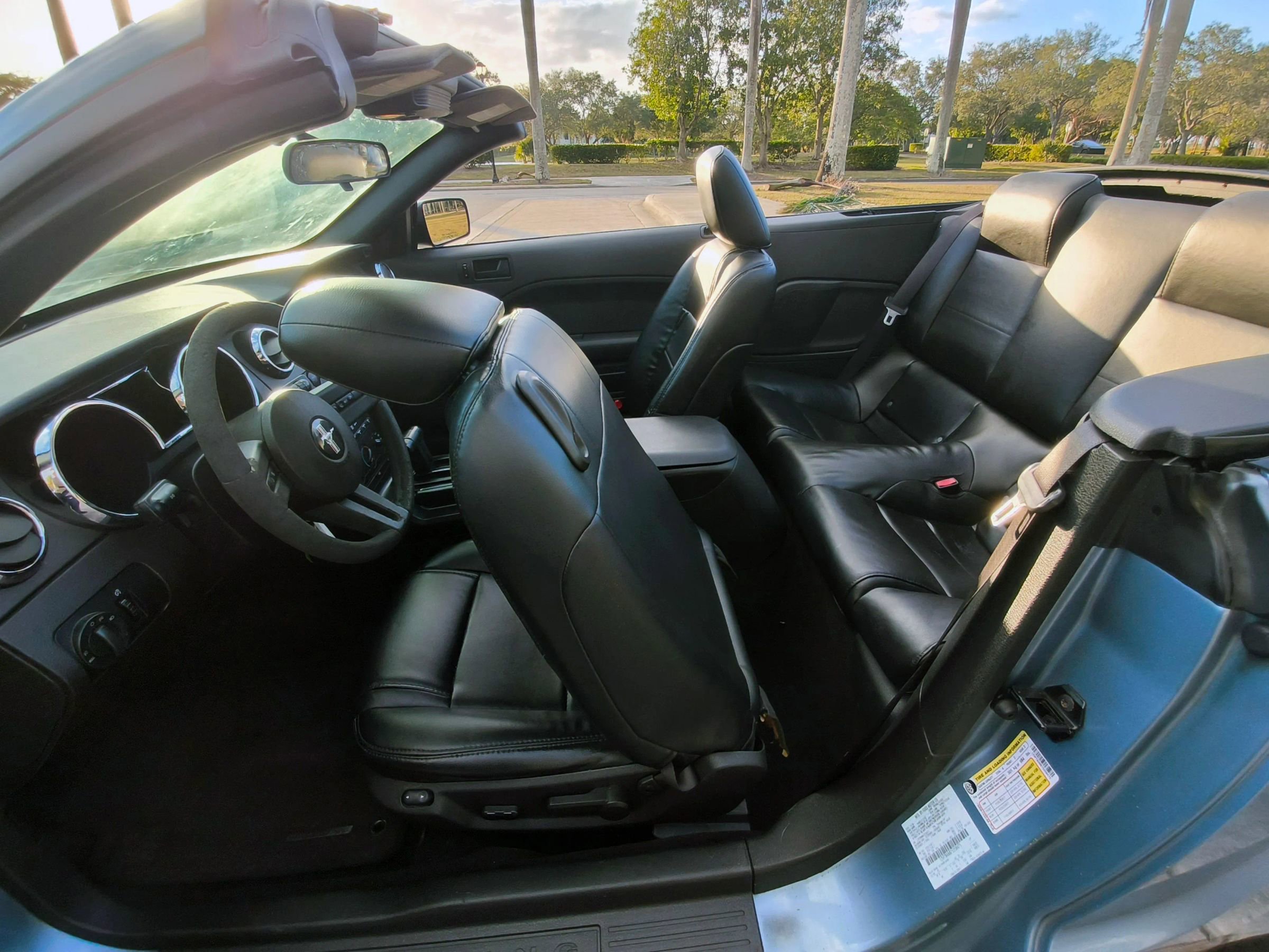 Used 2007 Ford Mustang Deluxe Convertible image 12