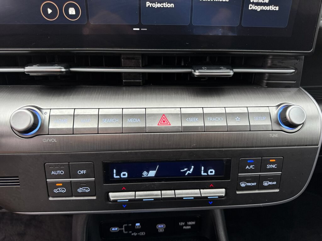 Used 2024 Hyundai Kona SEL FWD image 25