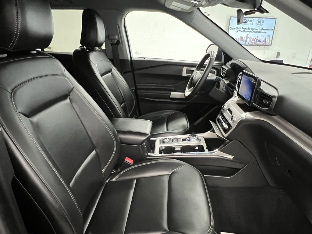 Used 2024 Ford Explorer XLT w/ Equipment Group 202A image 59