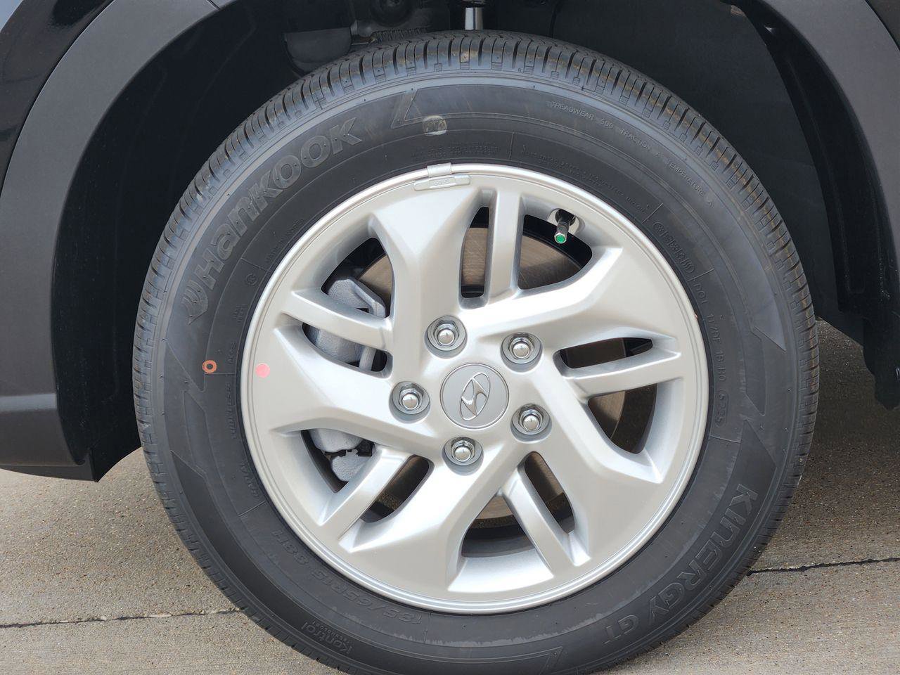 New 2026 Hyundai Venue SE FWD image 7