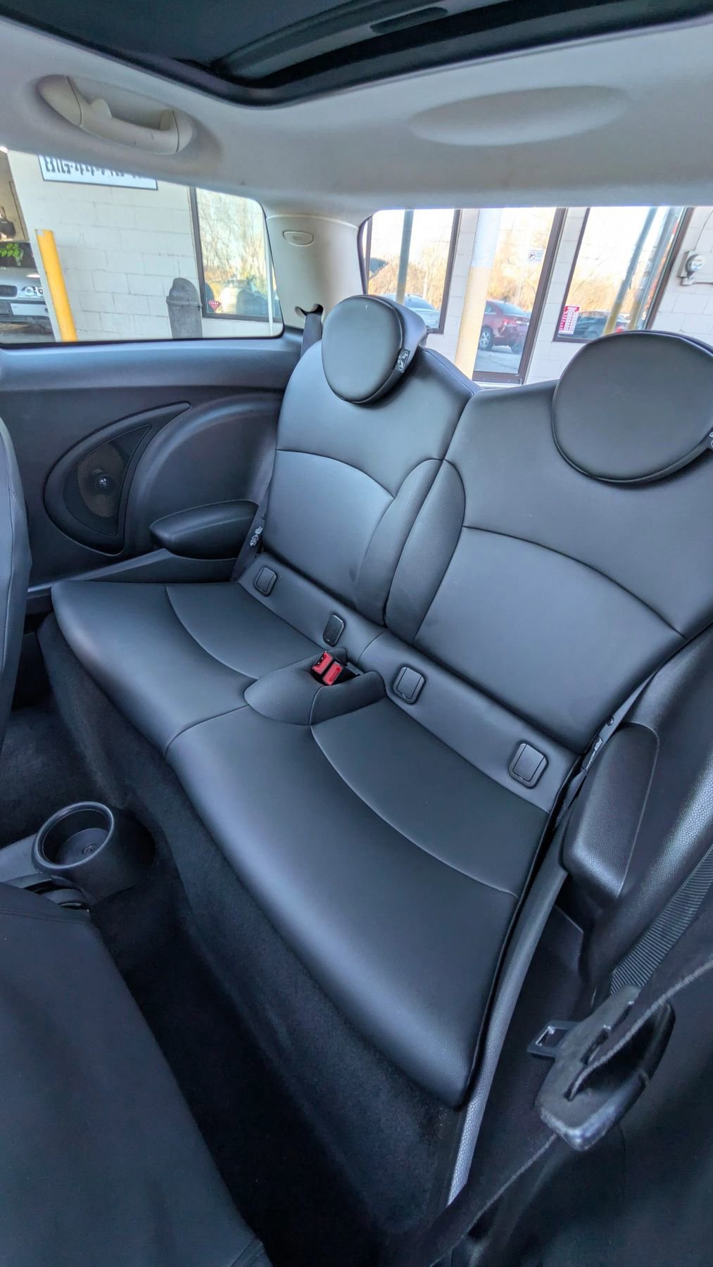 Used 2011 MINI Cooper Hardtop image 13