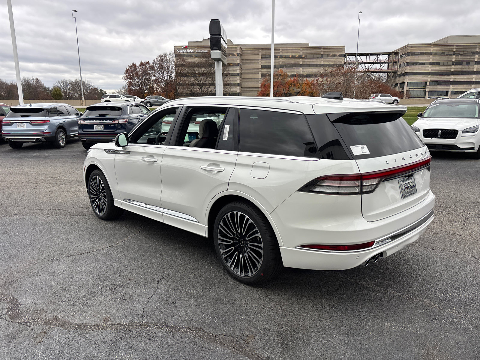 New 2026 Lincoln Aviator Black Label w/ Dynamic Handling Package image 5