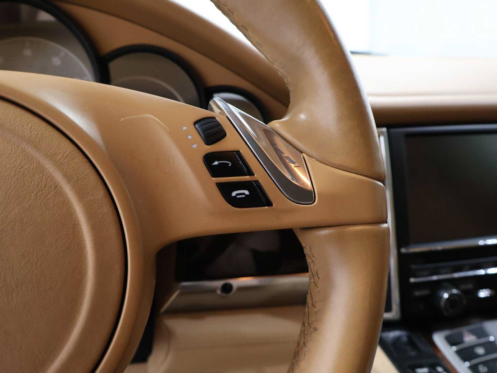 Used 2012 Porsche Panamera S RWD image 26