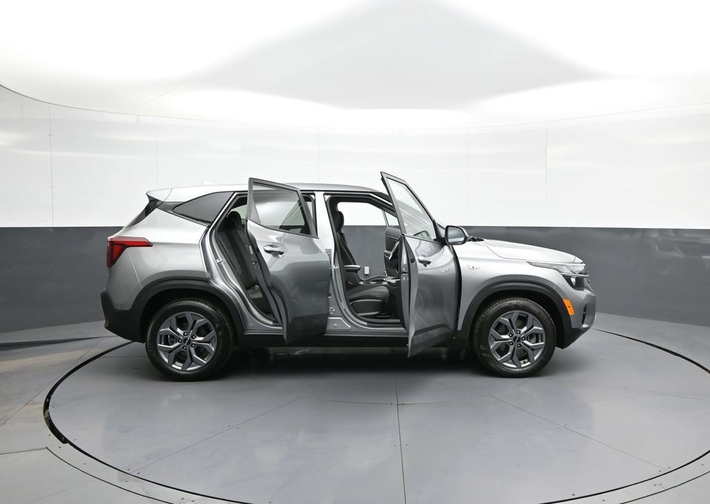 Certified 2024 Kia Seltos LX AWD/4WD image 41