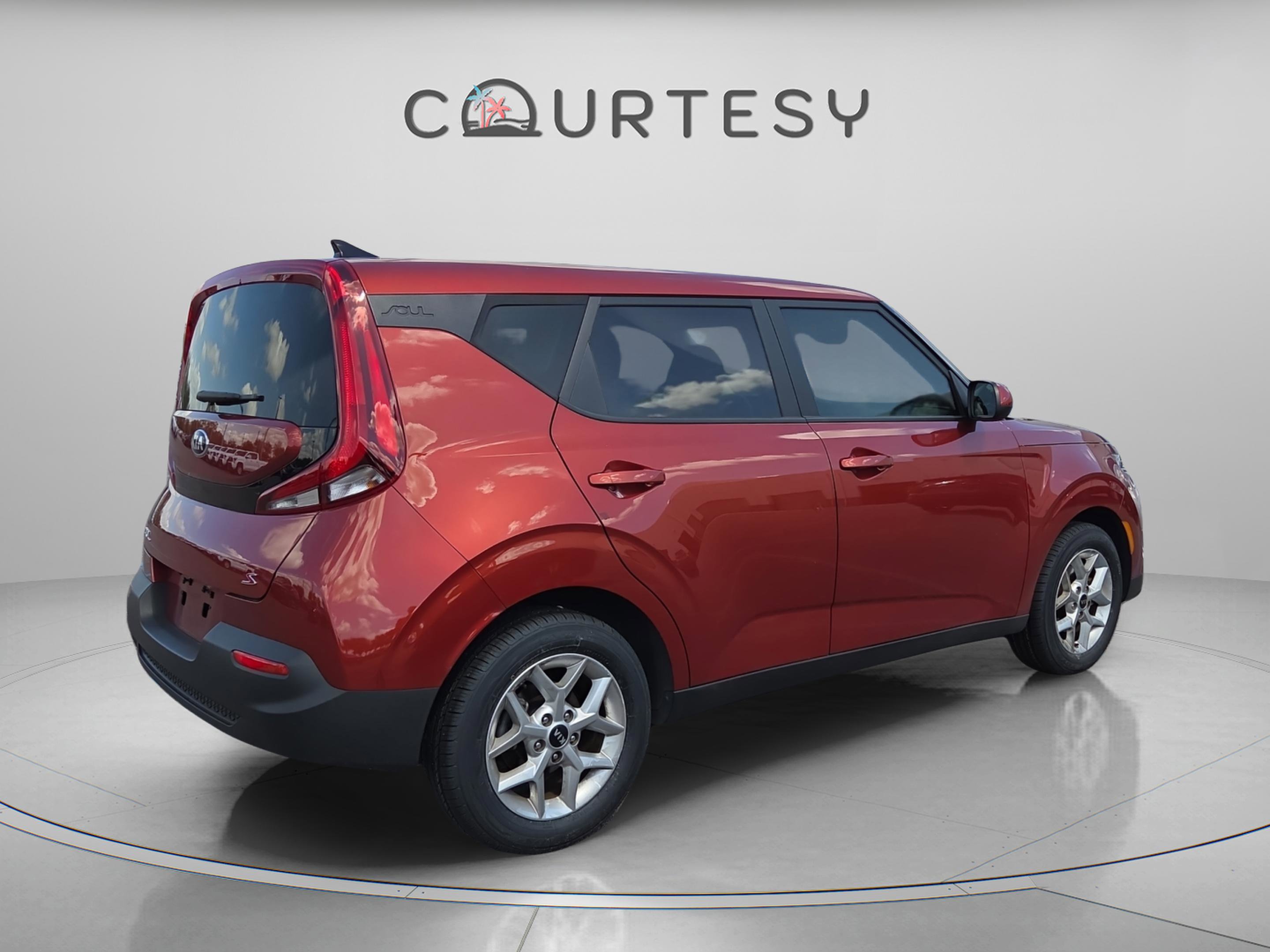 Used 2021 Kia Soul S image 3