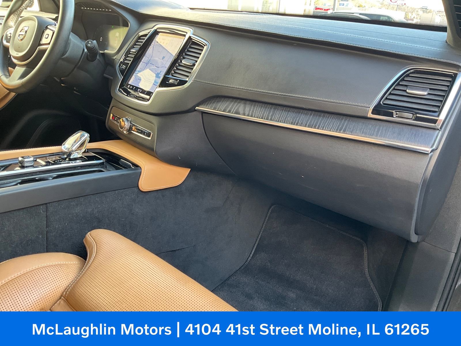 Certified 2023 Volvo XC90 B6 Ultimate w/ Protection Package Premier image 9