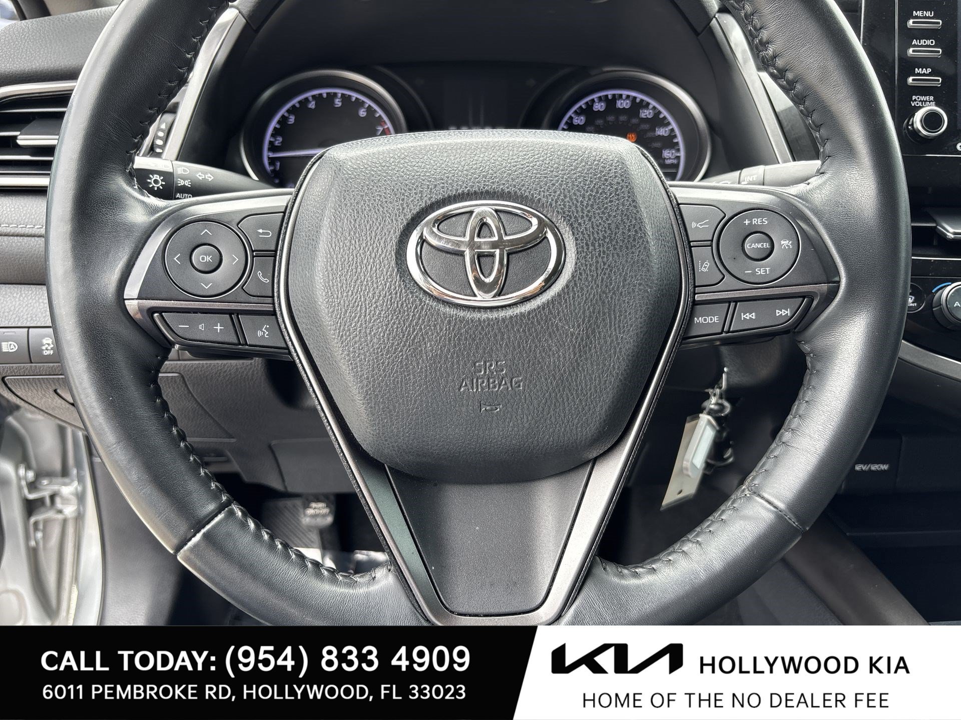 Used 2023 Toyota Camry SE FWD image 11