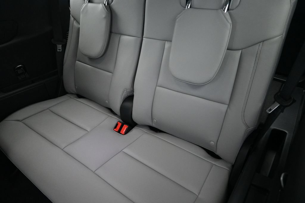 New 2026 Ford Explorer Active w/ Active Comfort Package AWD/4WD image 16