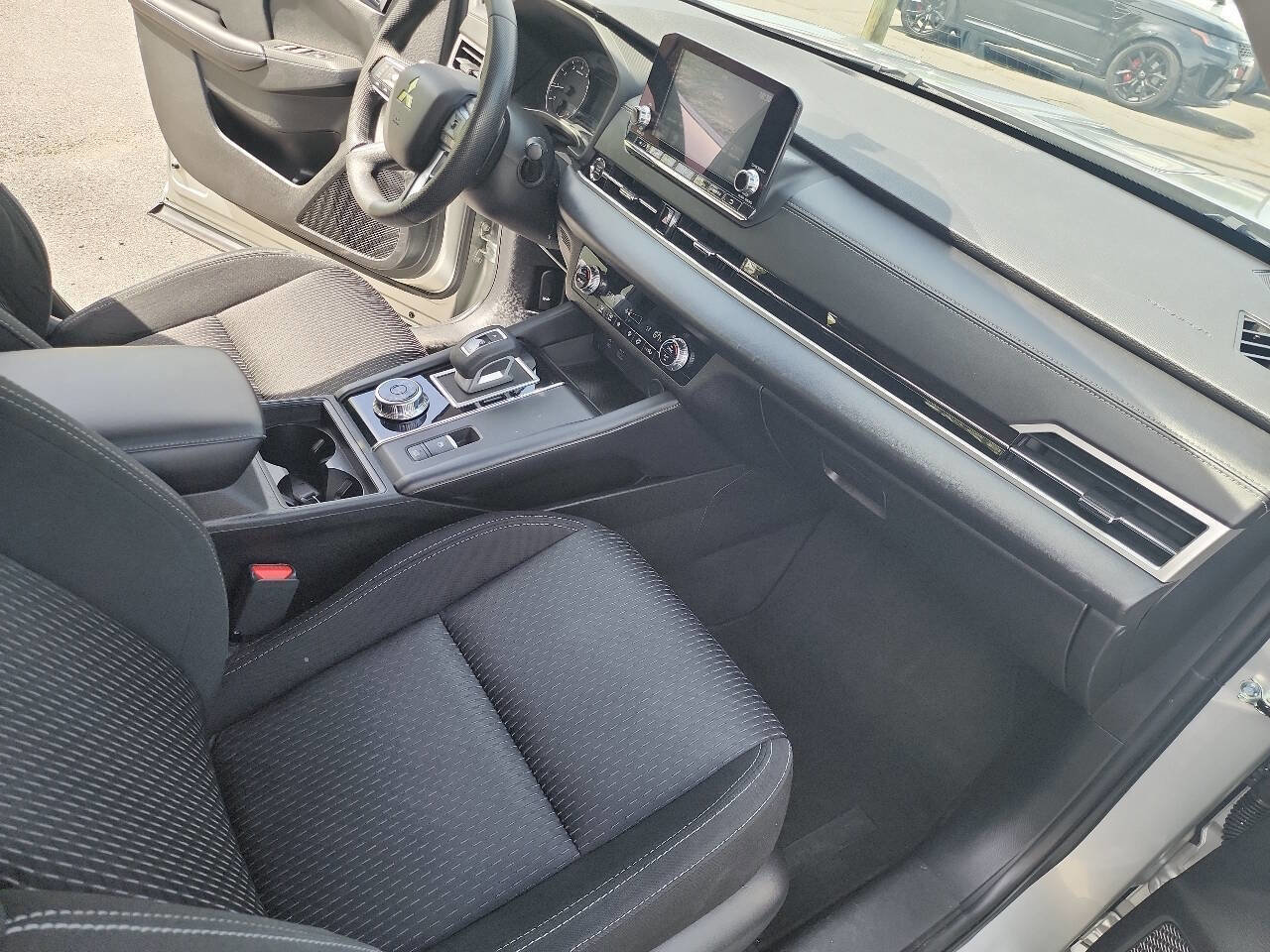 Used 2022 Mitsubishi Outlander ES FWD image 21