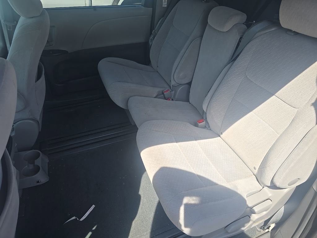 Used 2016 Toyota Sienna LE FWD image 10