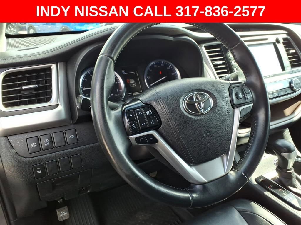 Used 2019 Toyota Highlander XLE image 16