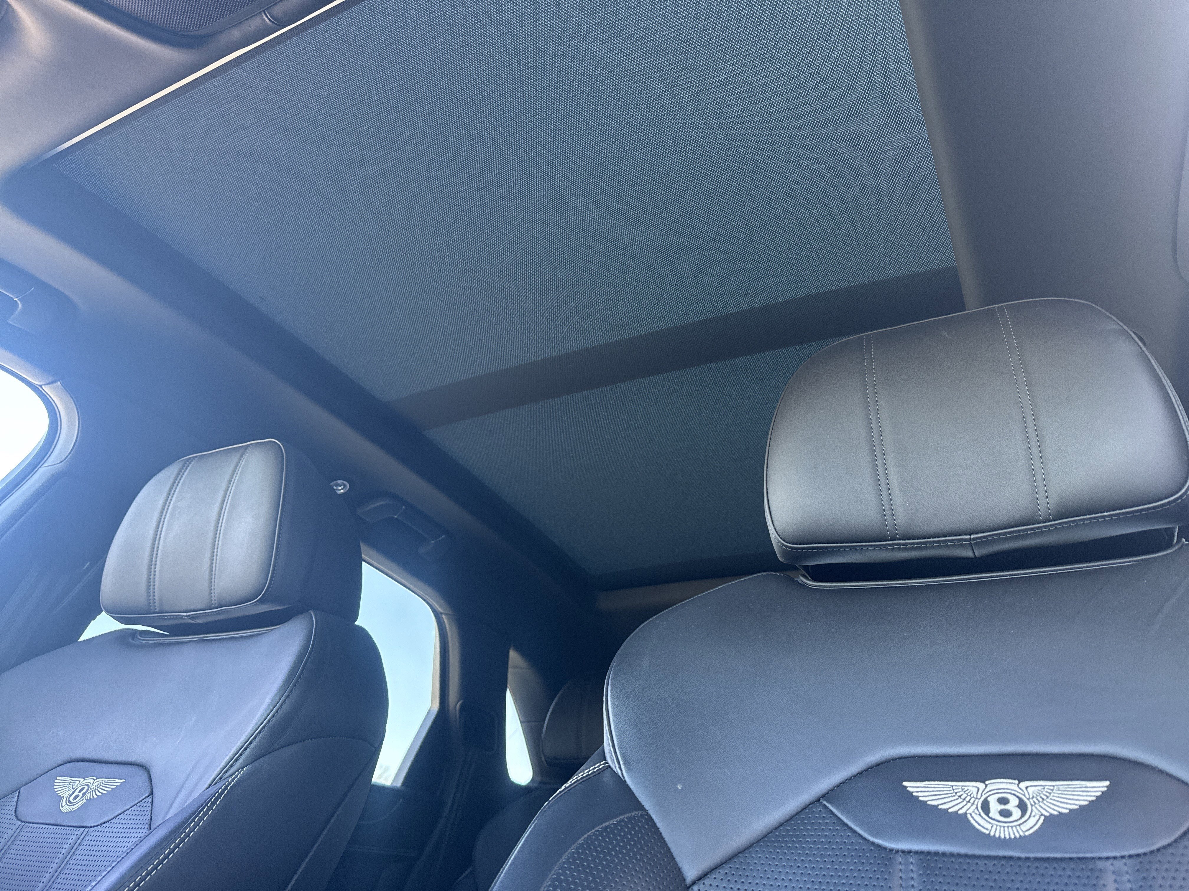 Used 2021 Bentley Bentayga image 11