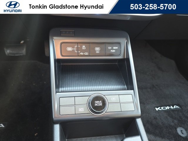 Certified 2024 Hyundai Kona SE image 18