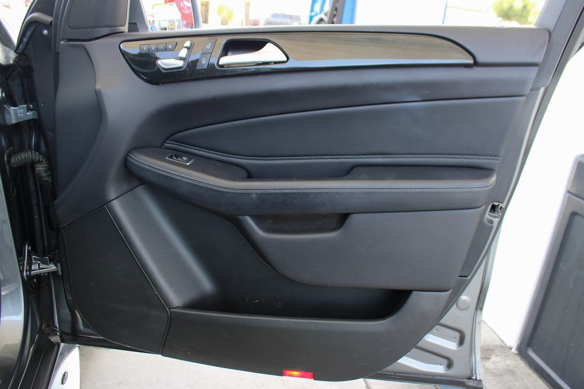 Used 2018 Mercedes-Benz GLS 450 4MATIC image 49