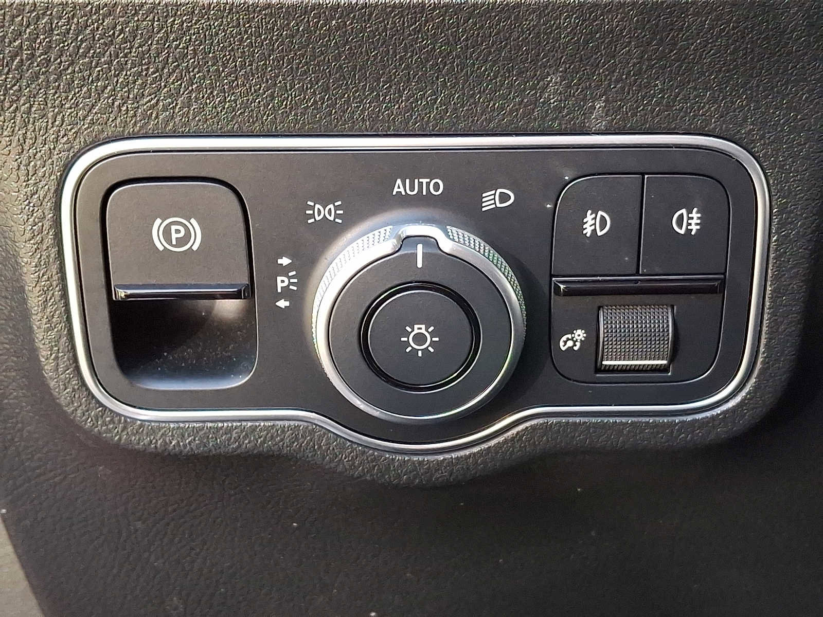 Certified 2022 Mercedes-Benz GLA 250 4MATIC image 22