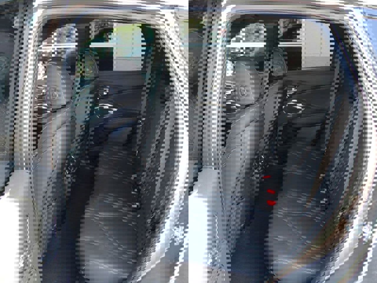 Used 2025 Acura RDX SH-AWD image 9