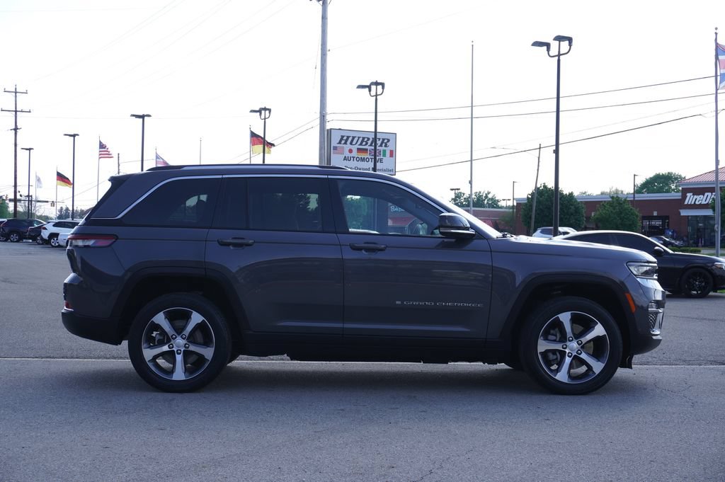 Used 2022 Jeep Grand Cherokee Limited 4xe w/ Luxury Tech Group II AWD/4WD image 8