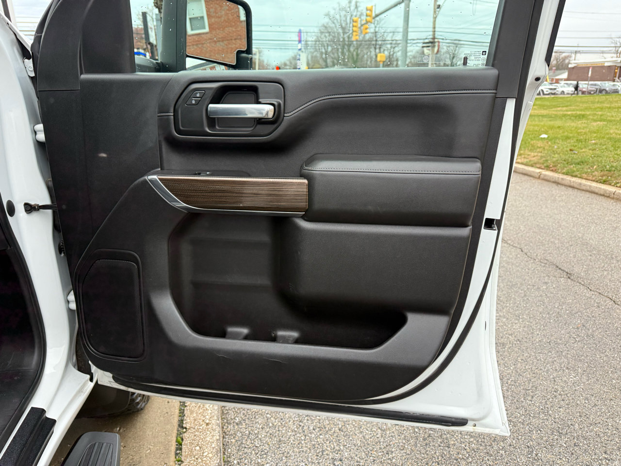 Used 2020 Chevrolet Silverado 2500 LT w/ Texas Edition image 34