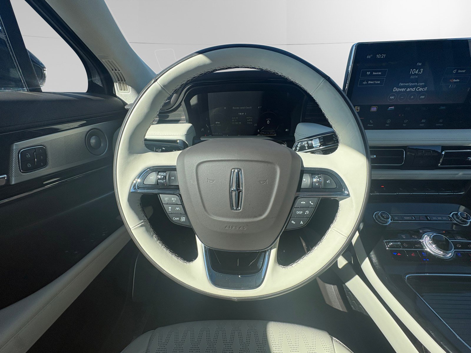 Certified 2023 Lincoln Nautilus Black Label w/ Class II Trailer Tow Package image 12