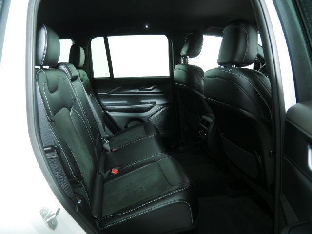 Certified 2023 Jeep Grand Cherokee Altitude AWD/4WD image 14