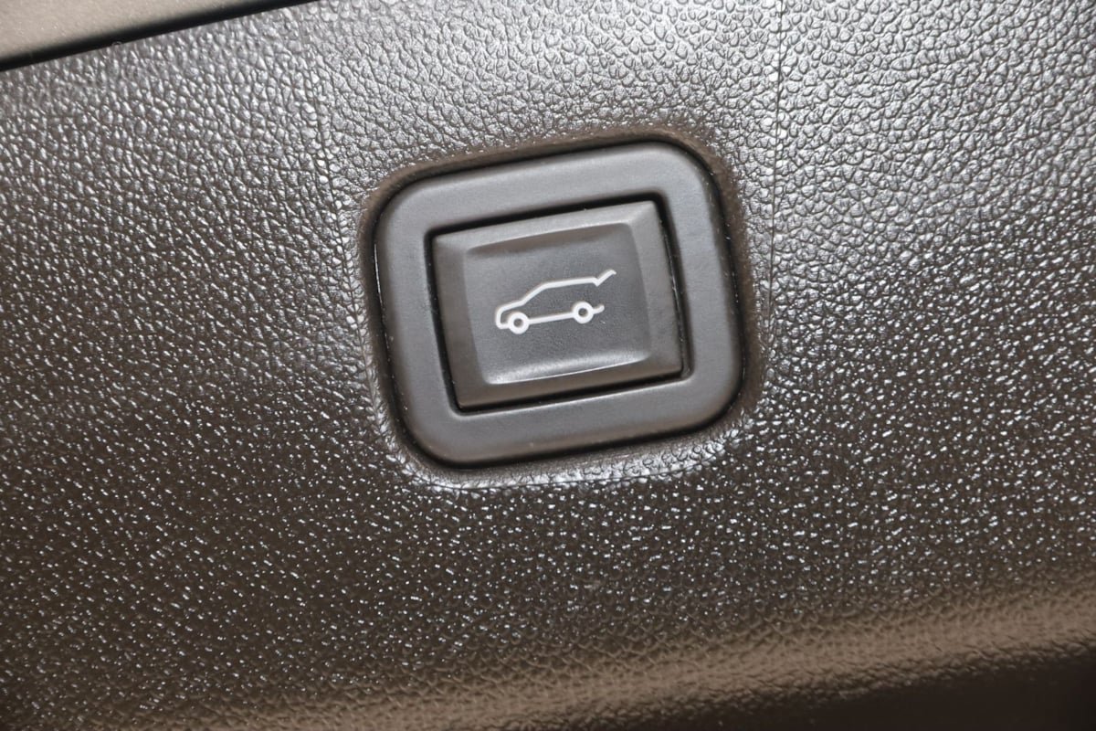 Used 2024 Chevrolet Blazer LT w/ Convenience Package FWD image 46