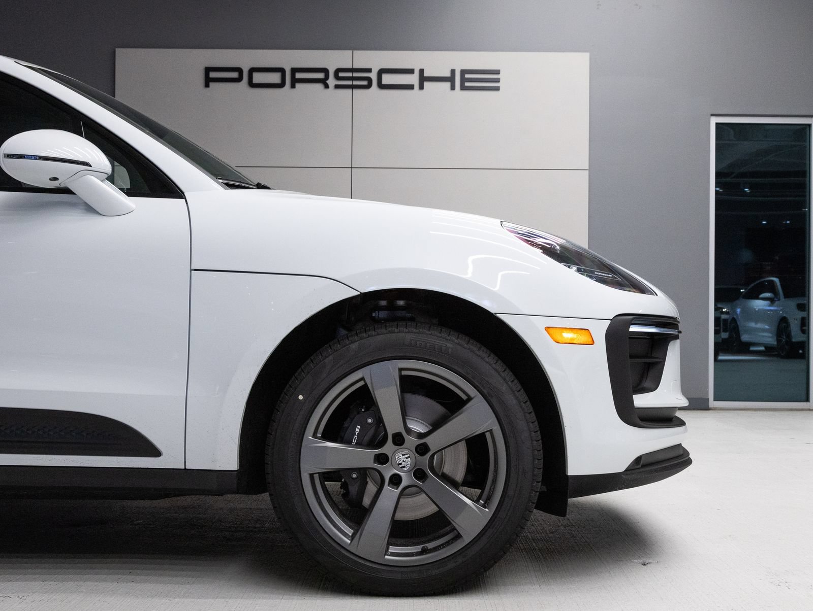Certified 2026 Porsche Macan AWD/4WD image 11