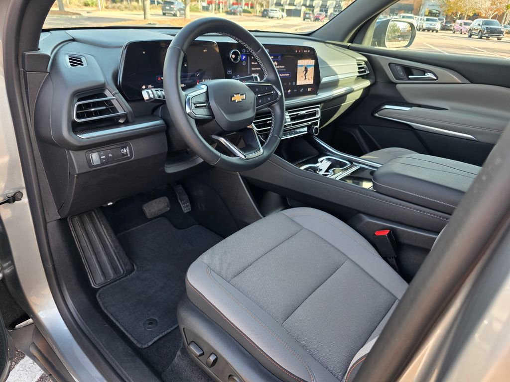 Certified 2024 Chevrolet Traverse LT image 11