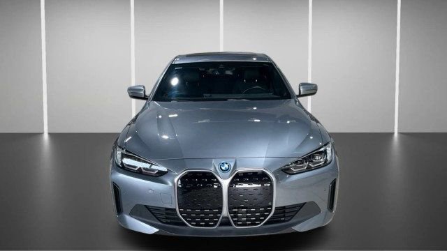 Used 2023 BMW i4 eDrive35 w/ Premium Package image 2