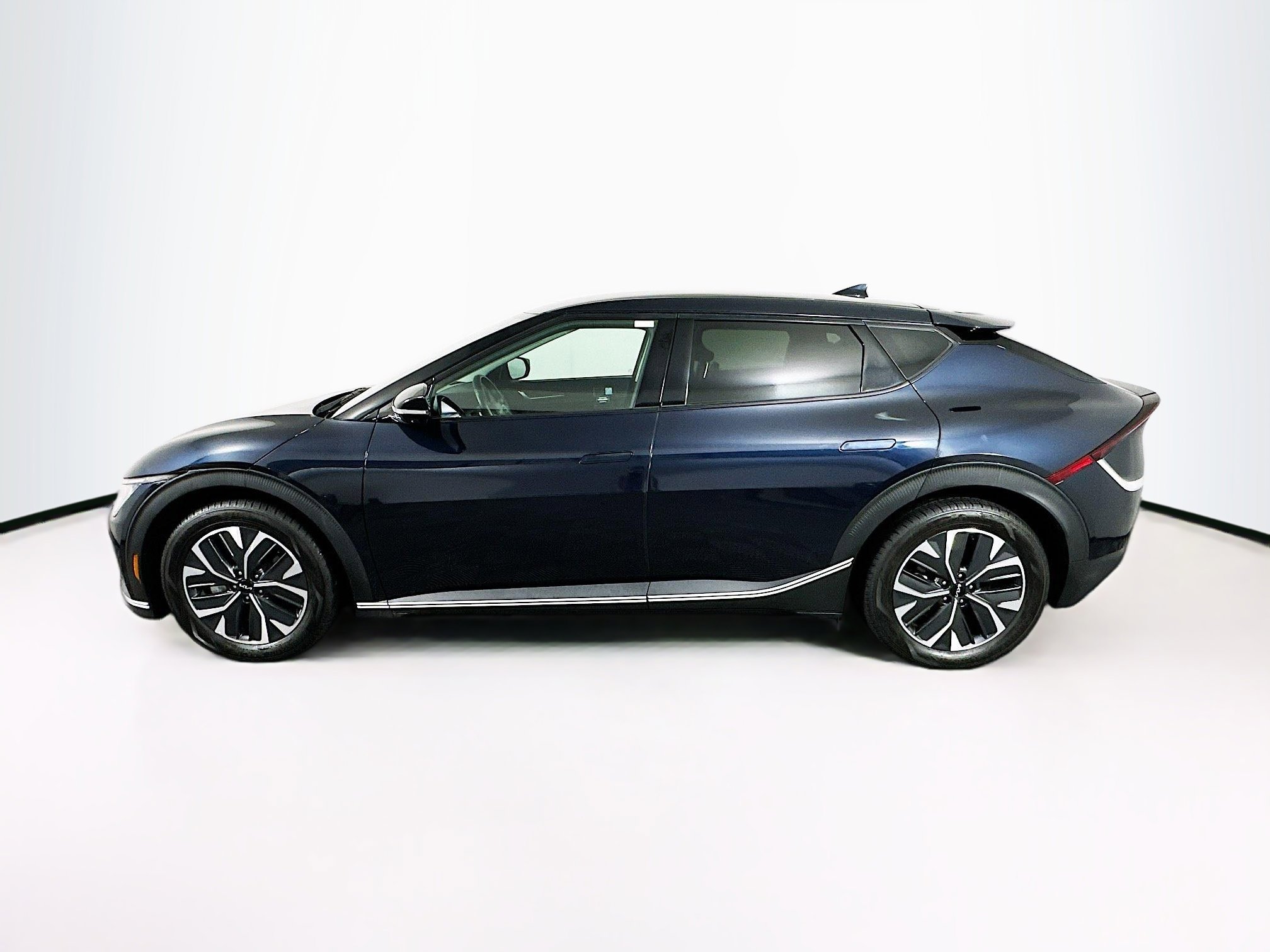 Used 2023 Kia EV6 Light image 4