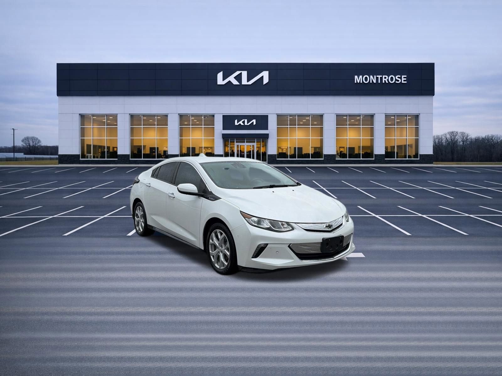 Used 2018 Chevrolet Volt Premier w/ Driver Confidence Package FWD image 3