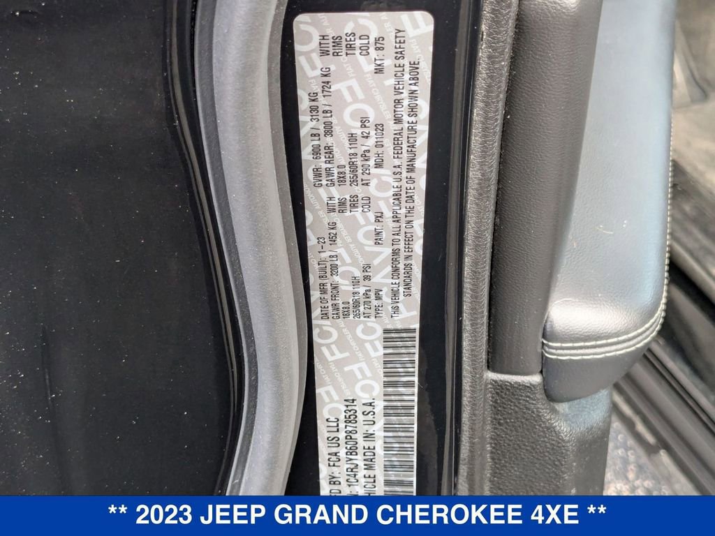 Used 2023 Jeep Grand Cherokee 4WD 4xe image 37