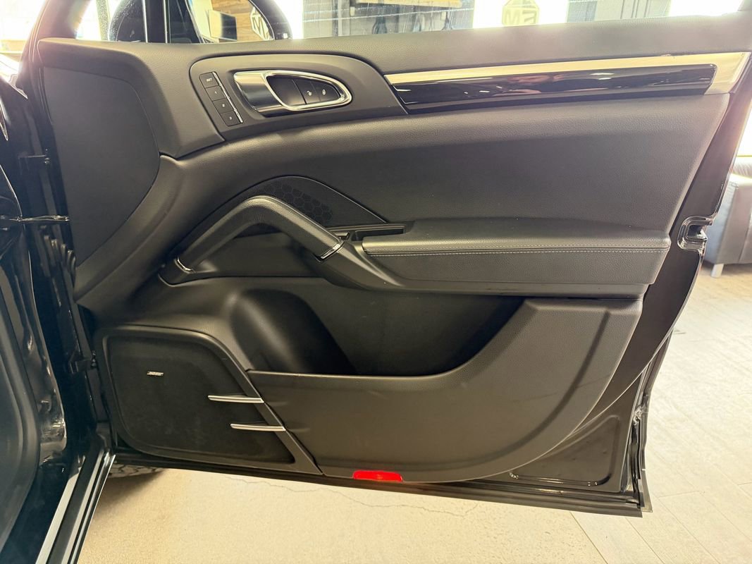Used 2015 Porsche Cayenne Diesel image 31