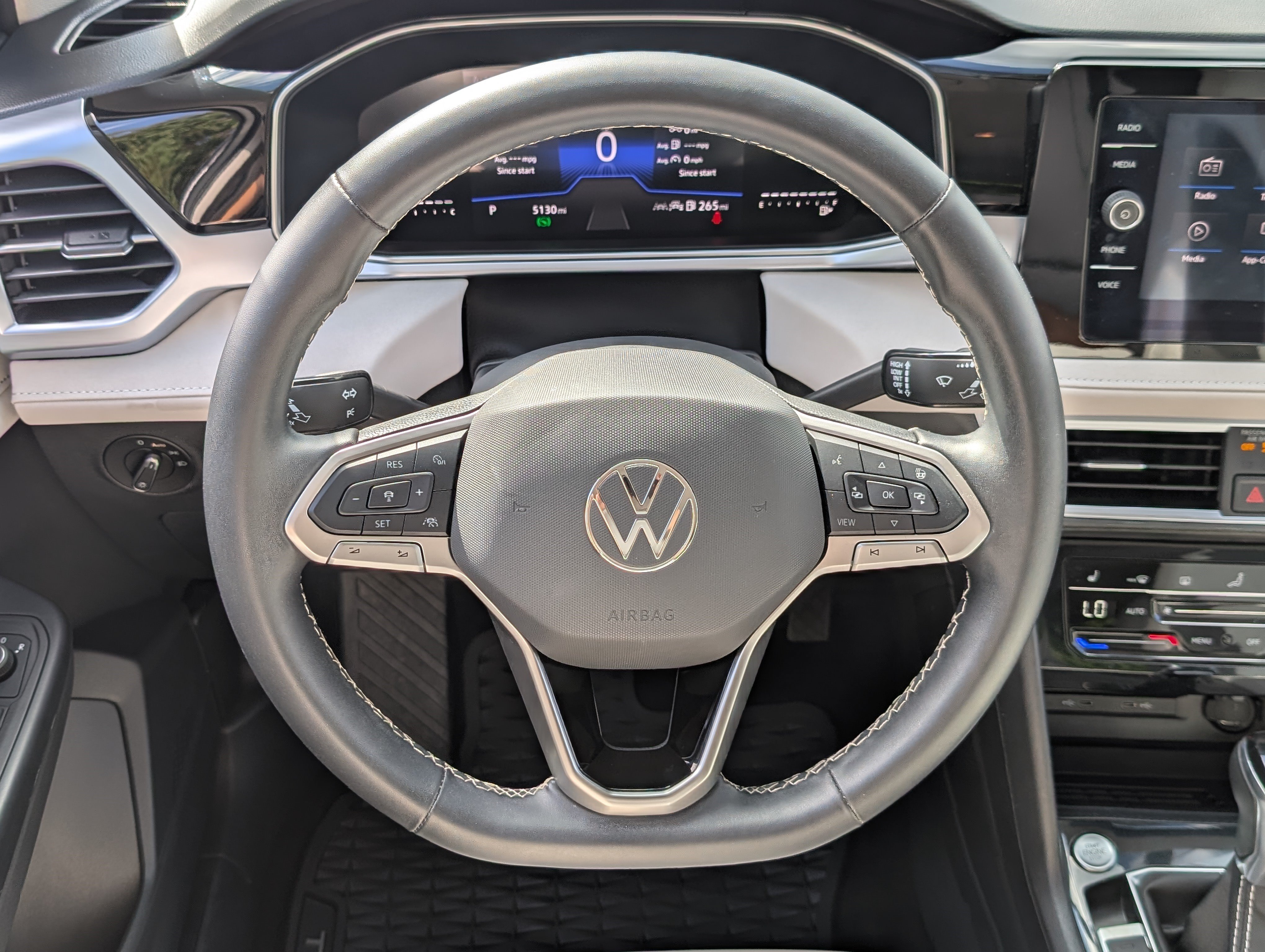 Used 2025 Volkswagen Taos SE FWD image 23