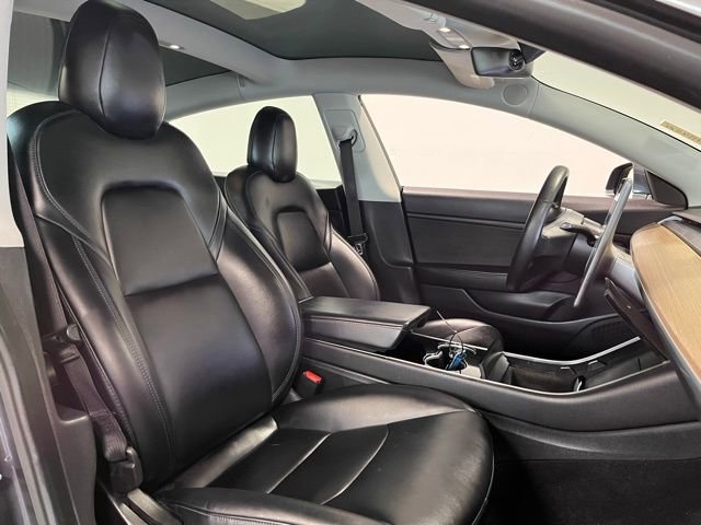 Used 2019 Tesla Model 3 image 11