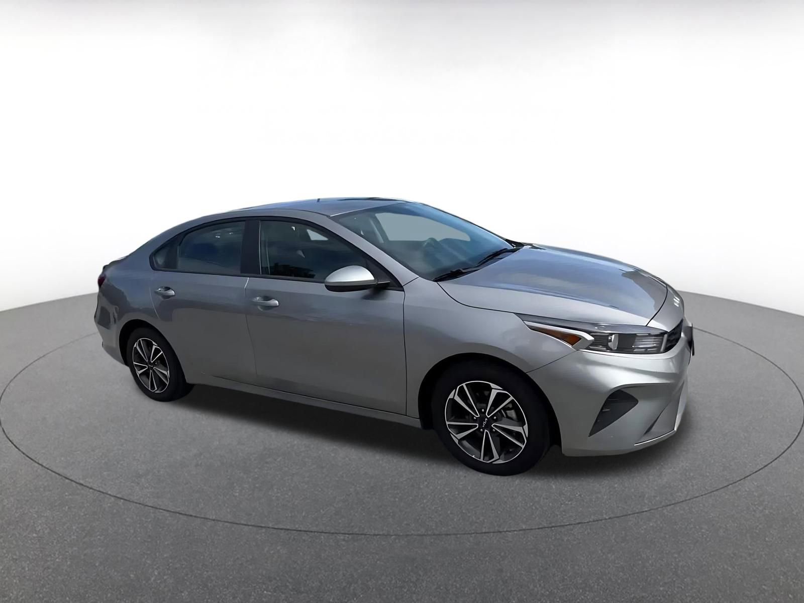 Used 2024 Kia Forte LXS video 2