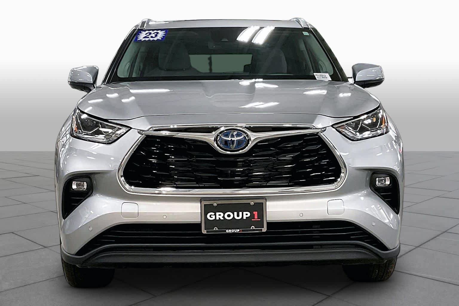 Used 2023 Toyota Highlander Limited AWD/4WD image 4