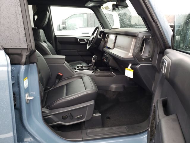 New 2025 Ford Bronco Outer Banks w/ Black Appearance Package image 19