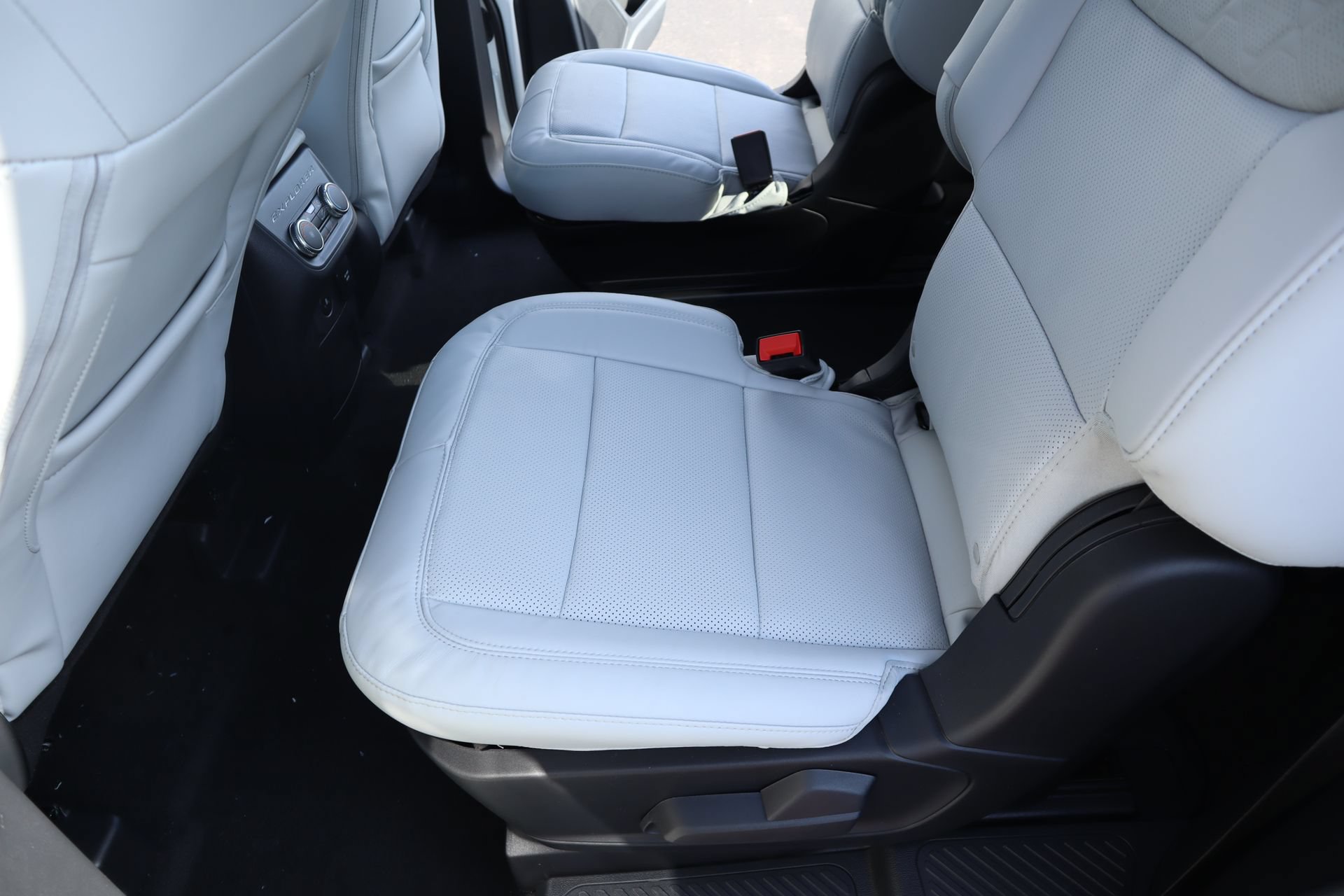New 2026 Ford Explorer Platinum AWD/4WD image 14