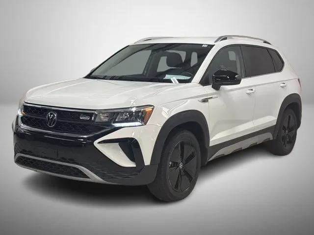Used 2023 Volkswagen Taos SE w/ Black Wheel Package FWD image 1