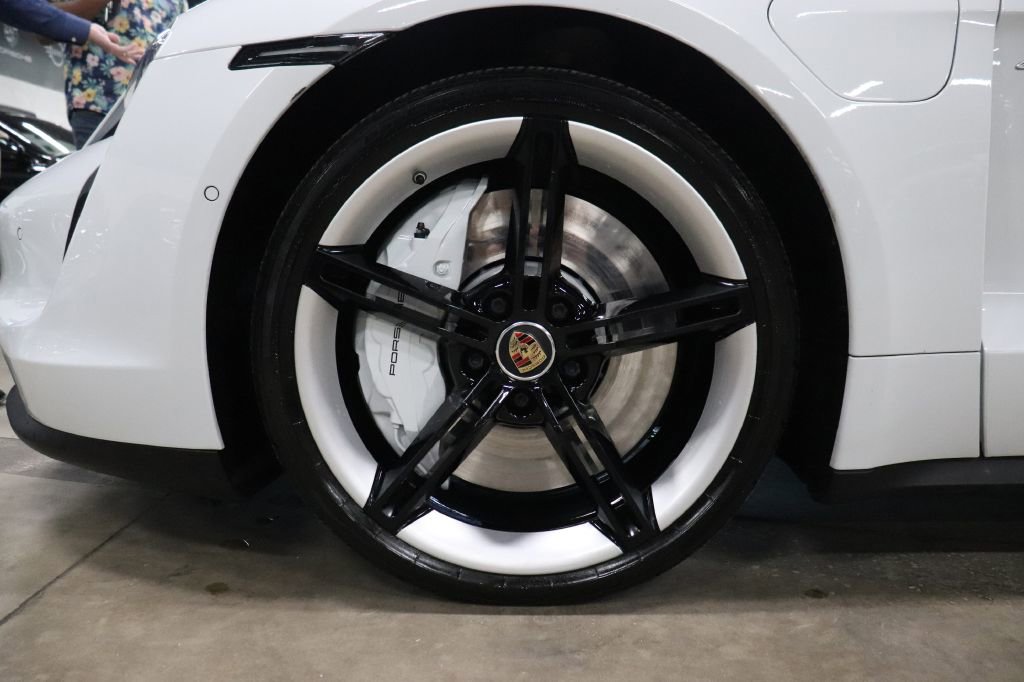 Used 2020 Porsche Taycan 4S image 35
