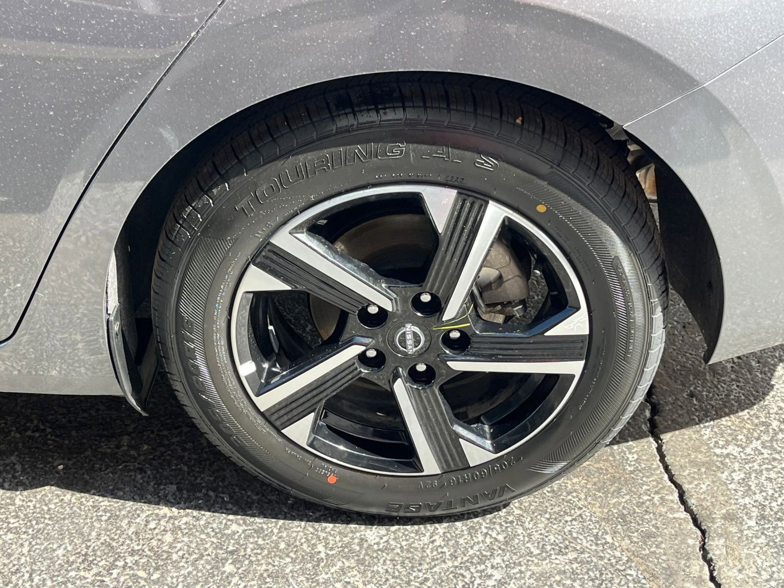 Used 2025 Nissan Sentra SV image 28