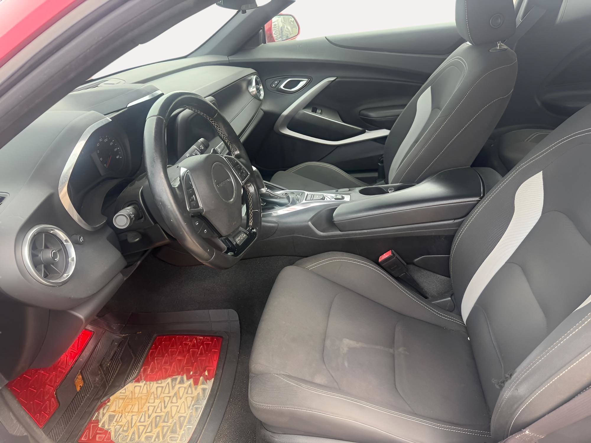 Used 2017 Chevrolet Camaro LT RWD image 9