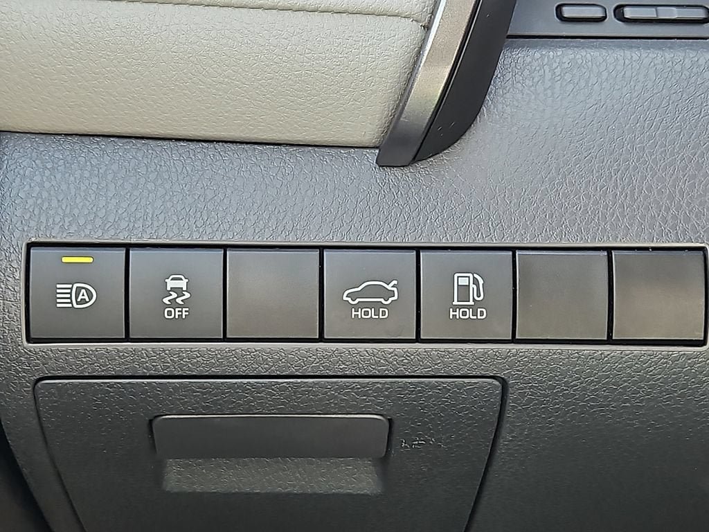 Used 2022 Toyota Camry LE FWD image 23