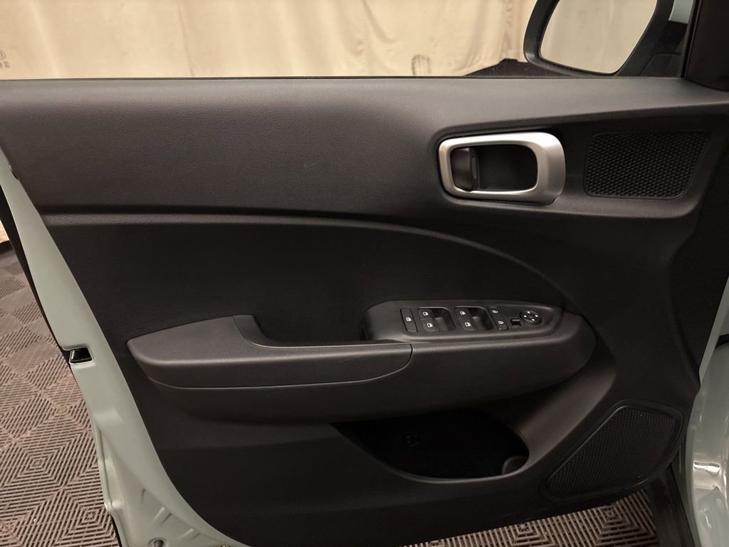 Certified 2026 Hyundai Venue SE image 11