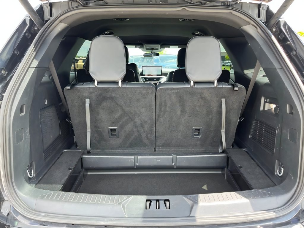 Used 2025 Ford Explorer ST-Line AWD/4WD image 11
