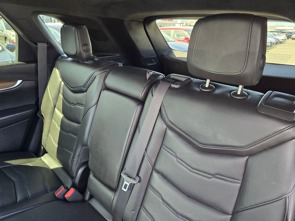 Used 2018 Cadillac XT5 Platinum w/ Driver Assist Package image 17