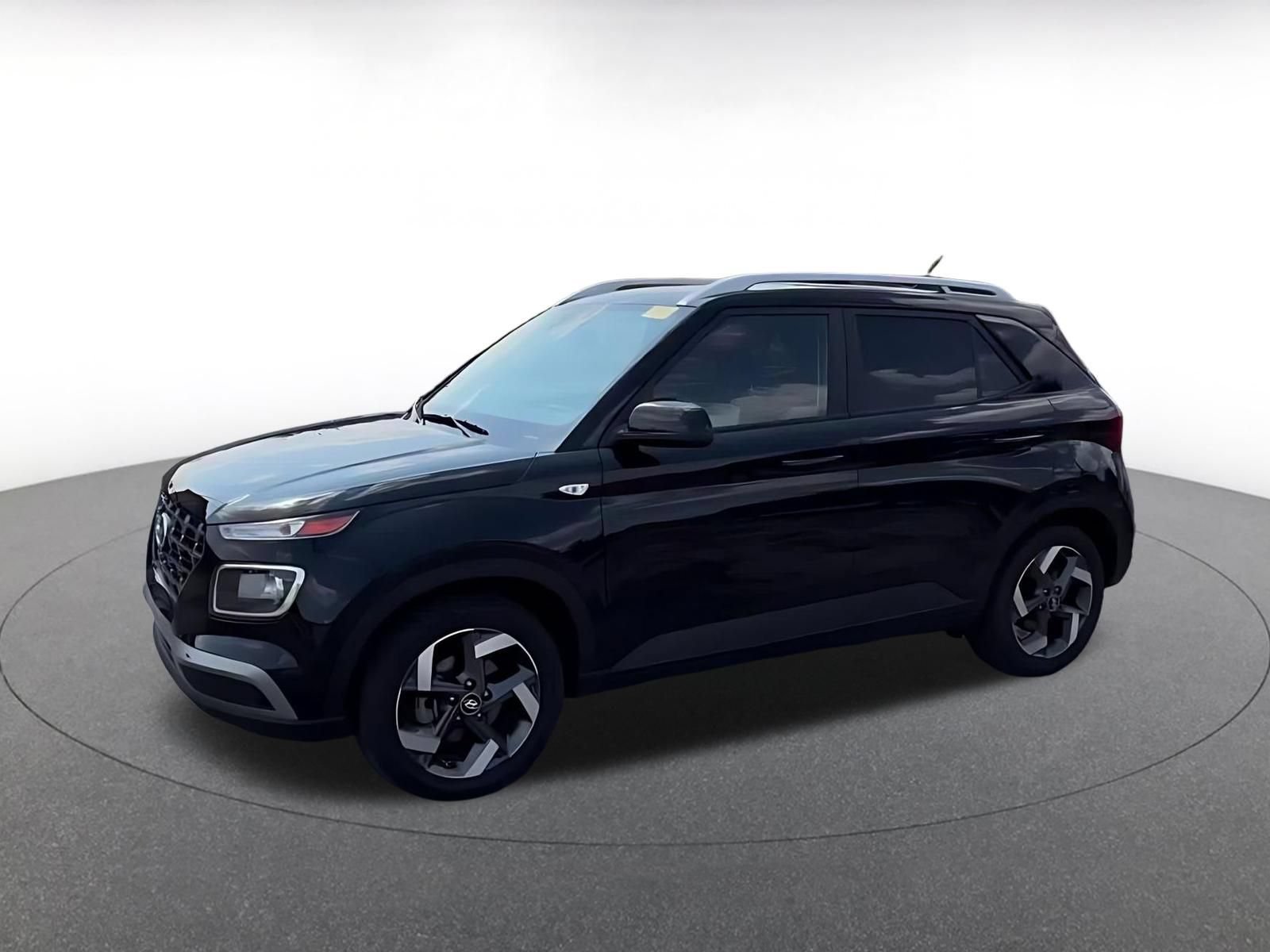 Used 2026 Hyundai Venue SEL FWD image 6
