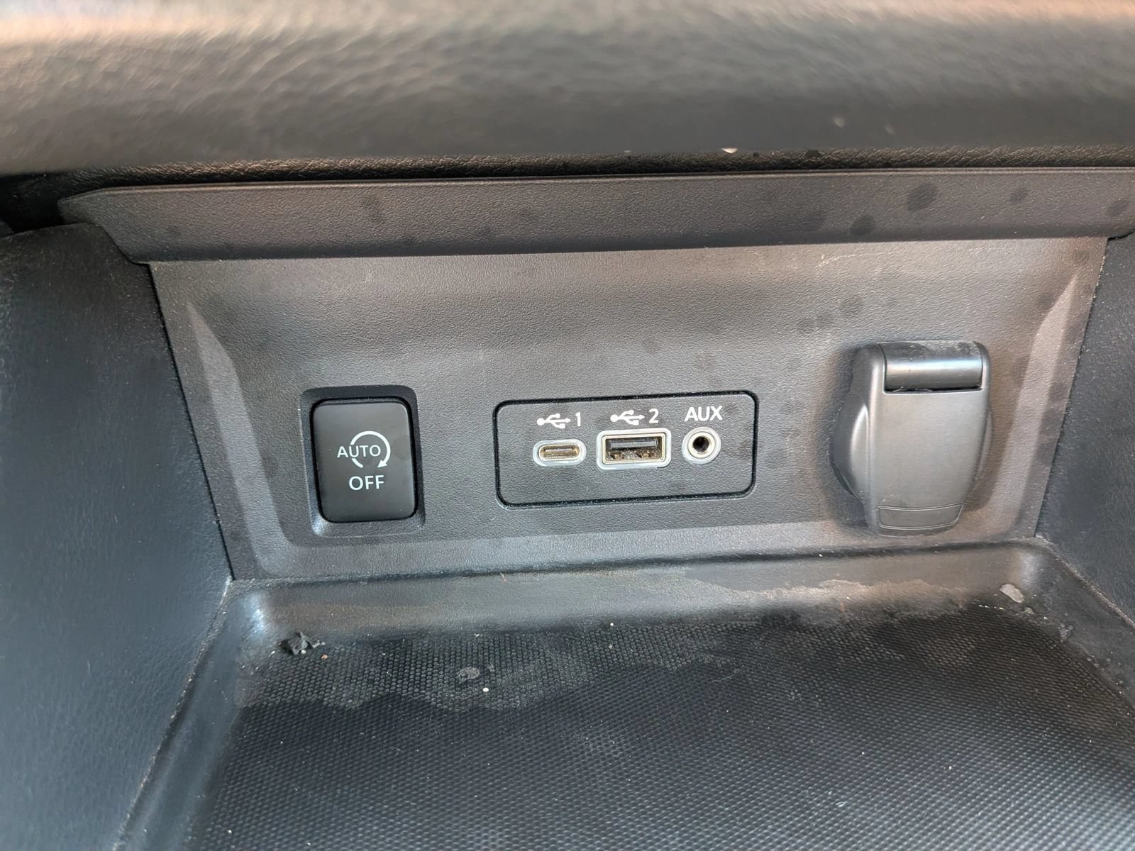 Used 2024 Nissan Sentra SV FWD image 49