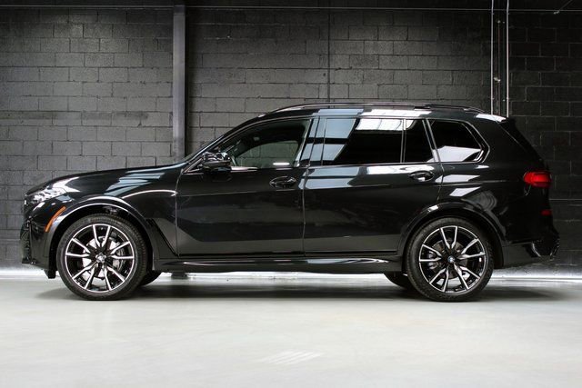 Used 2022 BMW X7 xDrive40i w/ M Sport Package image 10